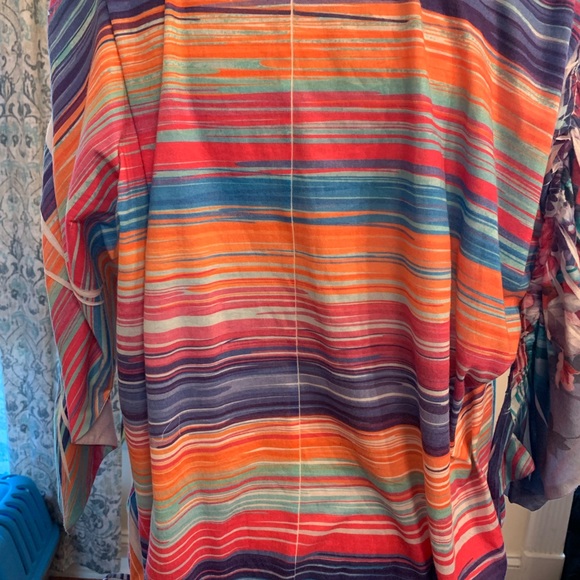 New Directions plus size 2X gorgeous multicolored floral top - Picture 7 of 10